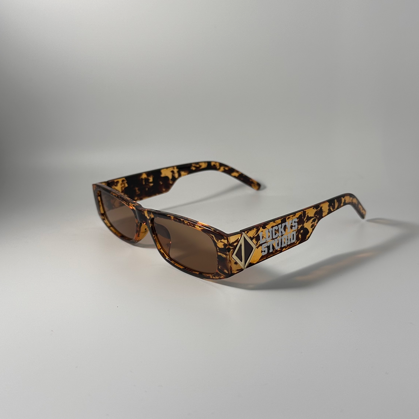 LUCKYS SHADES